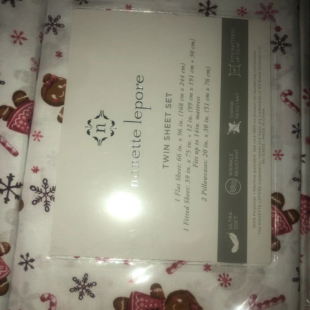 ‼️ Nanette Lepore Twin Sheet Set with Gingerbread and Candy Cane Design